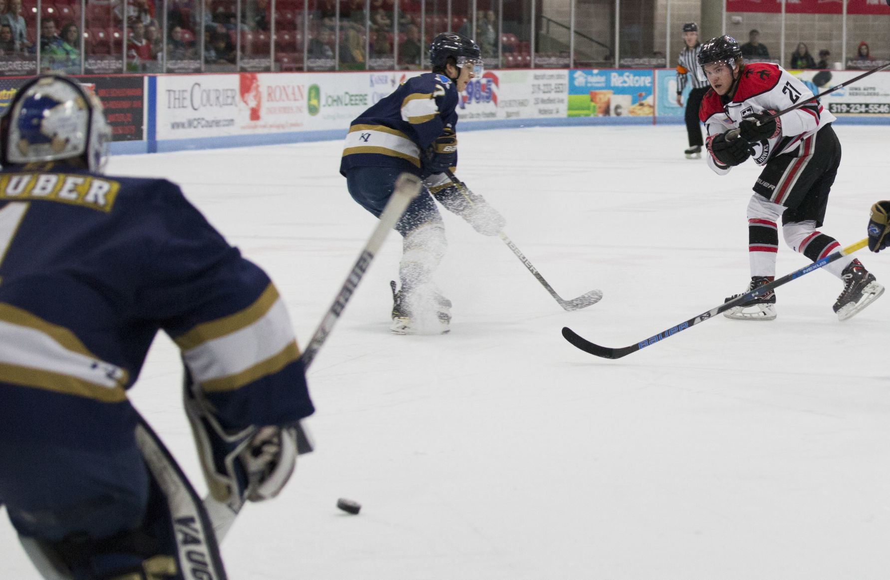 042019kw-blackhawk-hockey-02